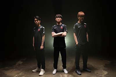 An image of T1's LCK League of Legends team.