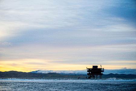 Humo en el agua, jueces en el cielo
