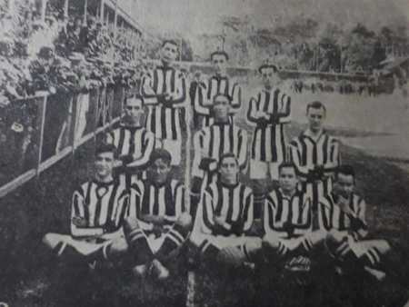 O time do Botafogo perfilado minutos antes de fazer história