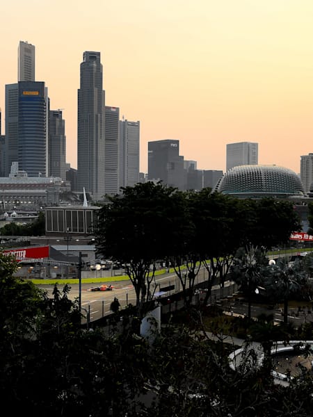 Een prachtige lucht boven het circuit van Singapore