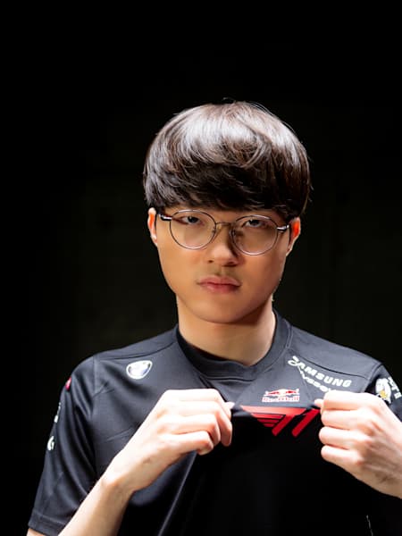 Esports superstar Faker's team wins trophy at the League of