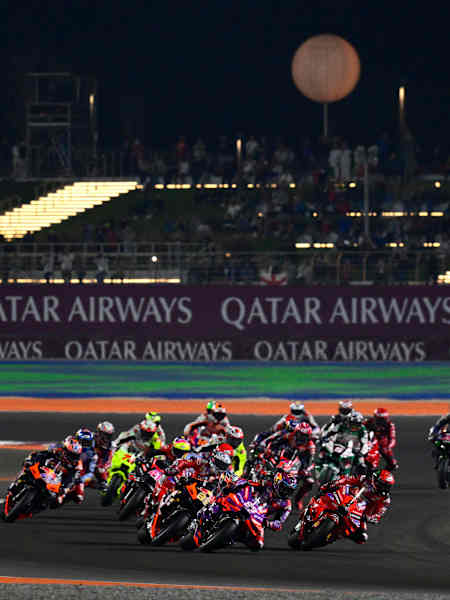 Il via del GP del Qatar 2024 della MotoGP