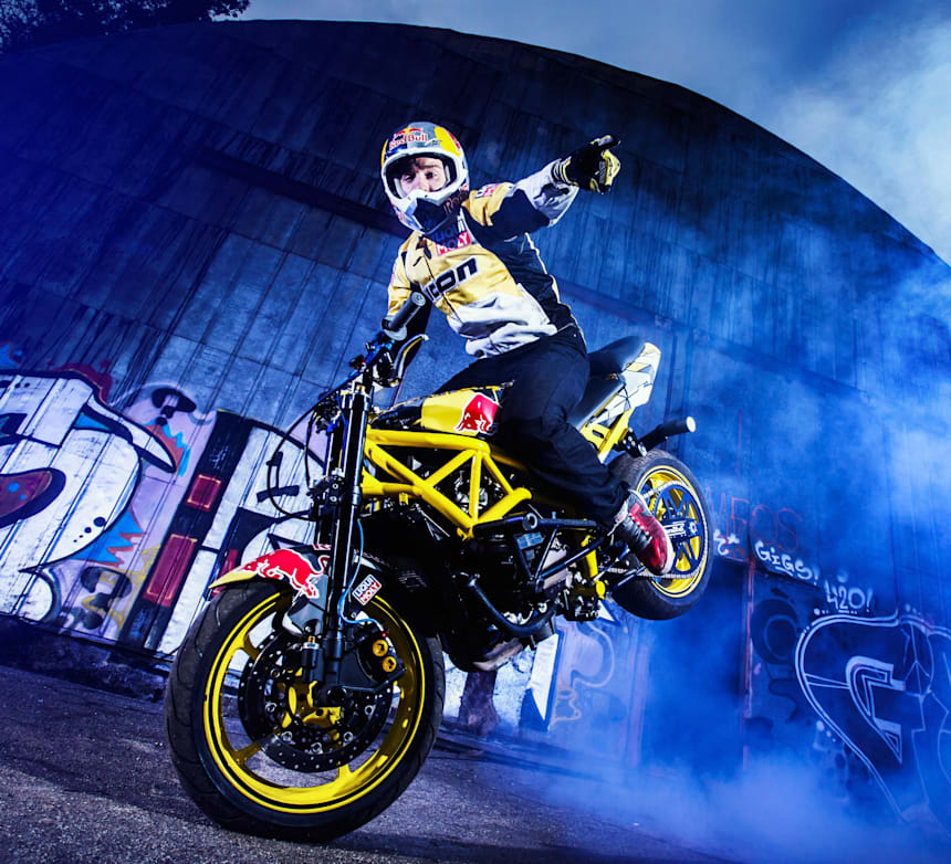 mountain bike stunt rider