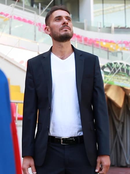 Seyit Cem Ünsal: Barcelona'da forma giyen ilk Türk futbolcu.