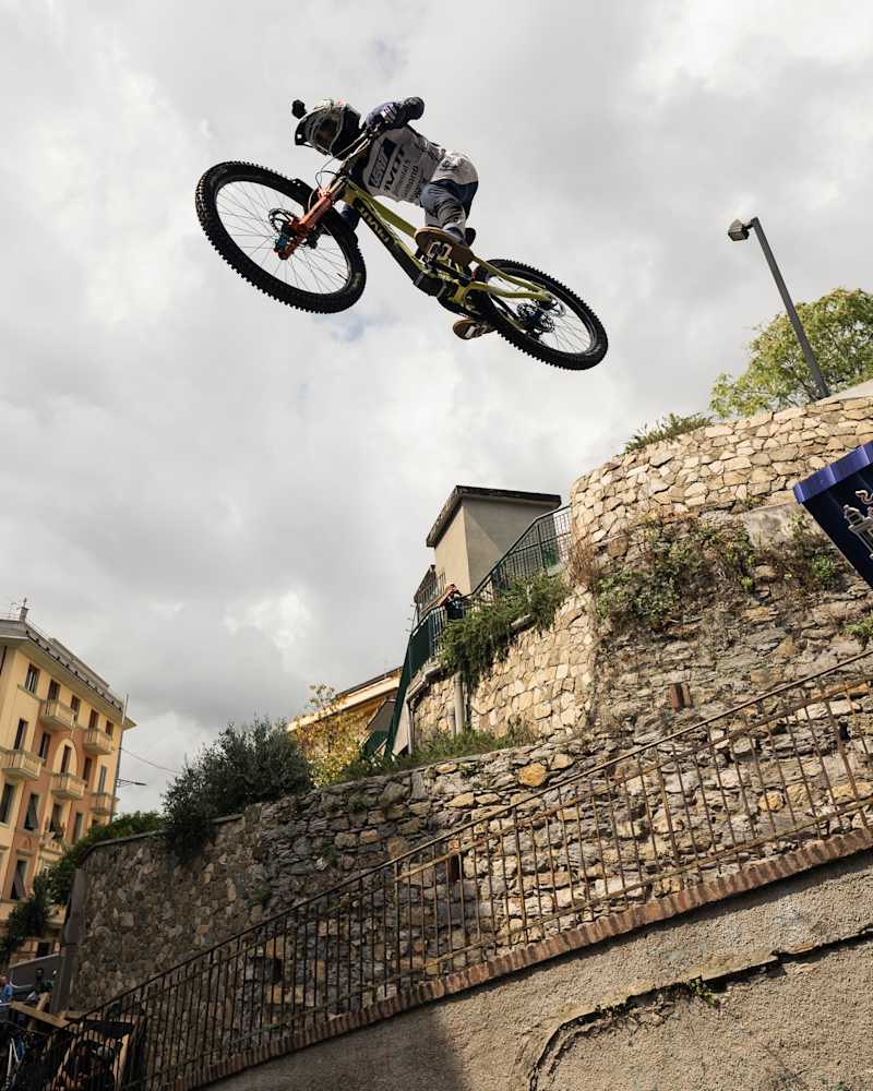 Bike Check: Laurie Greenland's new Santa Cruz V10