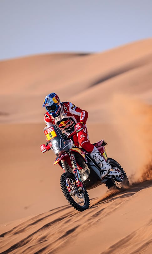 Sam Sunderland (GRB) of Red BullGasGas Factory Racing races during stage two of Rally Dakar 2024 from Al Henakiyah to Al Duwadimi, Saudi Arabia on January 7, 2024.  
