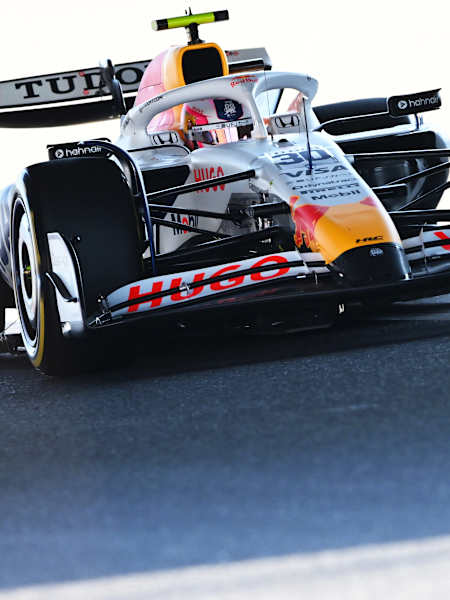 La Formule 1 RB21 en action à Suzuka, au Japon.
