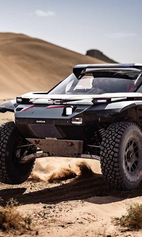 Nasser Al-Attiyah y Edouard Boulanger en la primera etapa del Rally Du Maroc, Parada 5 del Campeonato del Mundo de Rally-Raid 2024 en Zaghura, Marruecos, el 7 de octubre de 2024. 