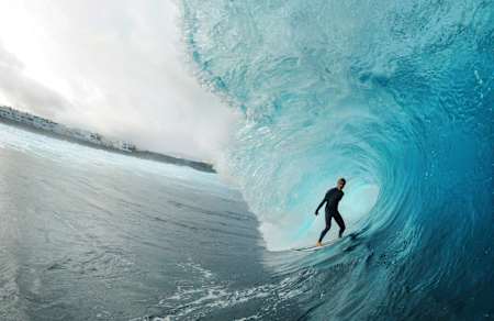 Natxo González a réalisé l’une des meilleures sessions de surf de sa vie sur le spot d'El Quemao, en Espagne. 