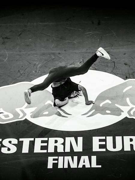 Moa performs at the Red Bull BC One Western European Final 2015