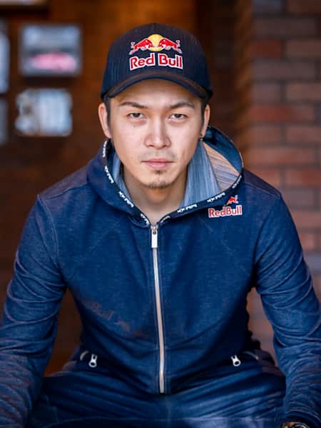 A photo of Tsunehiro ‘Gachikun’ Kanamori sitting down.