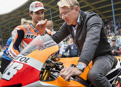 Dani Pedrosa und Mika Hakkinen während des Gamma Racing Day in Assen, 2016.