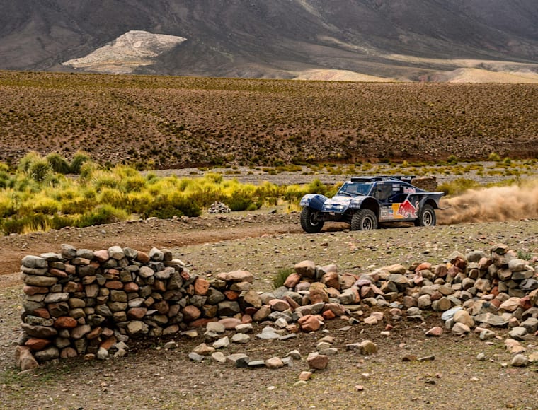 Dakar : la 4ème étape pour Sainz et son buggy Red Bull SMG devant