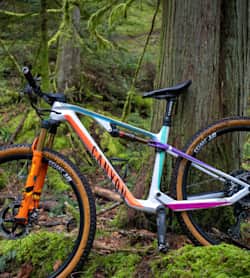 Emily Batty devoile son VTT cross country Canyon Lux