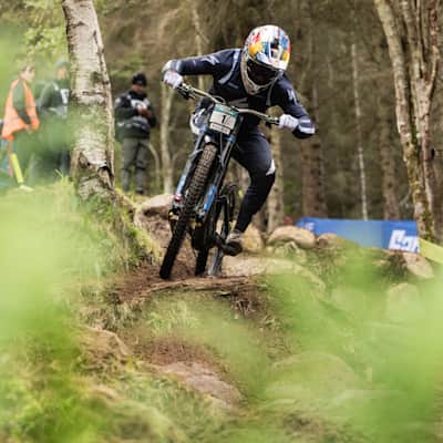Loïc Bruni performs at the UCI DH World Championships in Fort William, Scotland on August 5, 2023