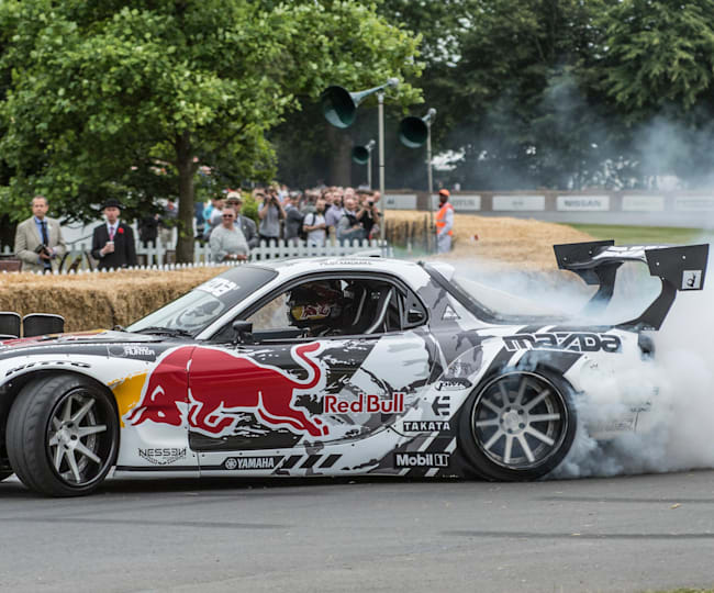 شاهد أفضل أفلام الدرفت في العالم على Red Bull Tv