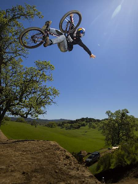 Emil Johansson durante la sua ride per la sua parte nel film ANYTIME.
