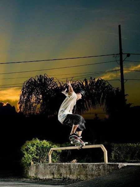 Tiago Lemos - Switch Frontside Crooked