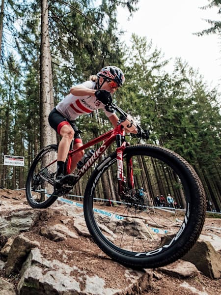 Hier findest du unsere Anleitung, wie du deine schlauchlosen Mountainbike-Reifen am besten pflegst.
