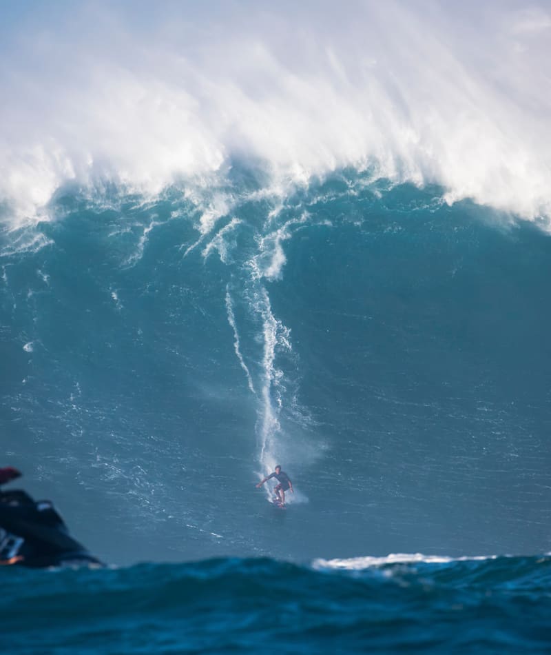 Teahupoo, August 13, 2021: a historic XXL swell hits Tahiti