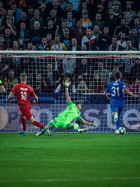 Erling Haaland trifft gegen Genk bei Red Bull Salzburgs 6:2-Sieg.