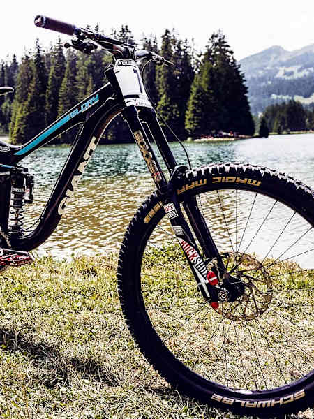 Top Bike: Giant Glory DH do Marcelo Gutierrez