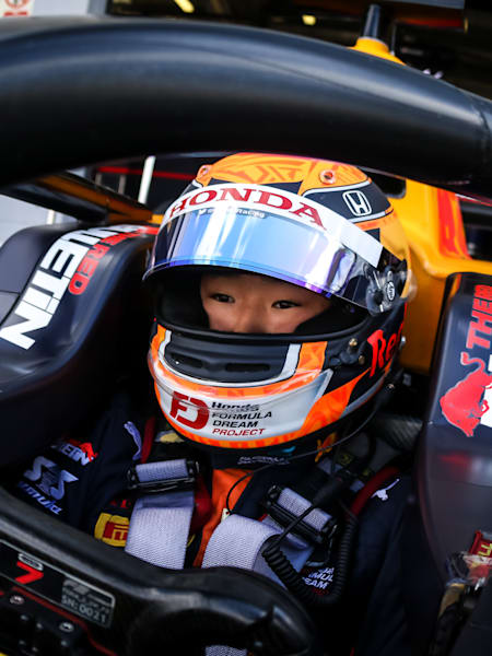 Le jeune pilote Yuki Tsunoda, espoir du Japon en Formule 1, a signé une première pôle en juillet dernier sur le Red Bull Ring, dès sa deuxième course.
