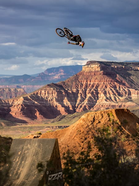 The late afternoon light, gorgeous backdrop, and Andreu’s super stylish off-axis flip allowed everything to come together in this shot.