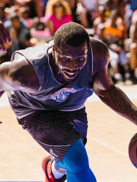 Setting offense at a basketball game