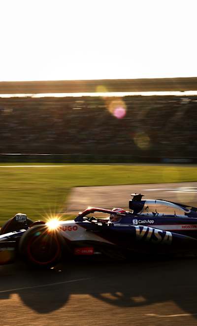 Liam Lawson au volant pendant l'entraînement avant le Grand Prix de F1 du Mexique à l'Autodromo Hermanos Rodriguez, le 25 octobre 2024, à Mexico.