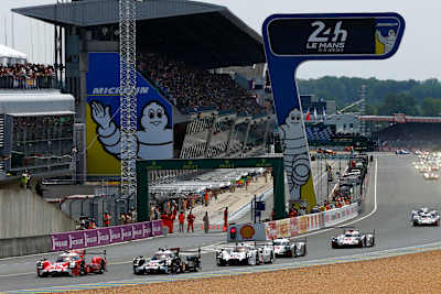 Départ des 24 Heures du Mans 2015, course d'endurance disputée sur le Circuit du Sarthe, au Mans, en France