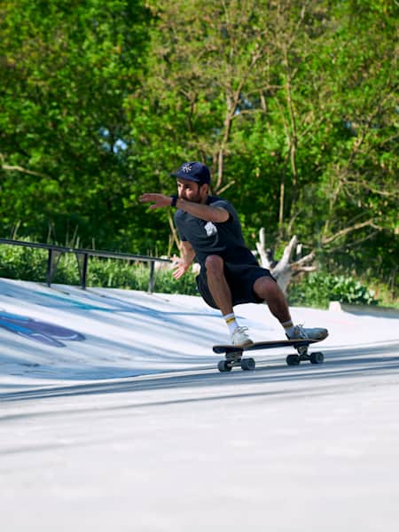 Surf and skate online