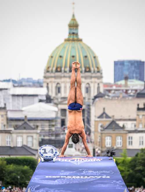 Catalin Preda armstands before a dive in Copenhagen