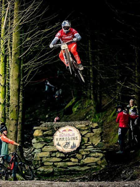 Downhill red bull 2018 top