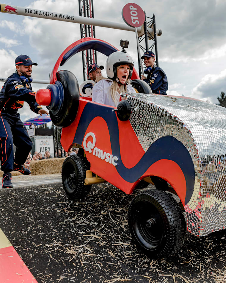 Red Bull Soap Box Race Montreal Editorial Photo - Image of soap, caped:  58999611