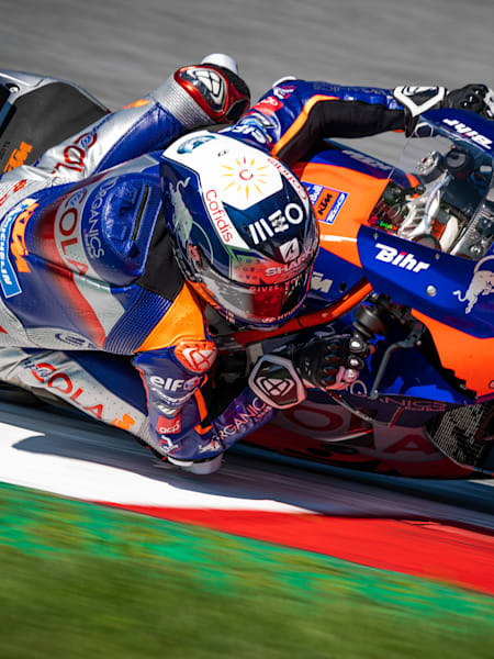 Le pilote Miguel Oliveira roule pour l'équipe Tech3, seule équipe française engagée en MotoGP.
