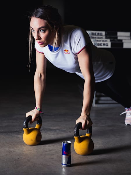 Ćwiczenie na core, pompki na kettle'ach