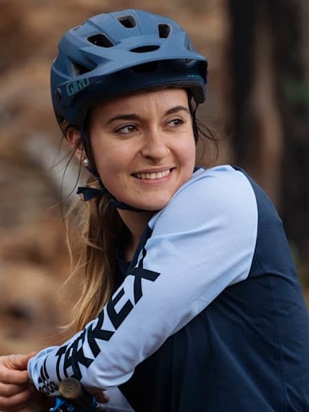 Mountain bike filming tips by MTB pro Veronique Sandler