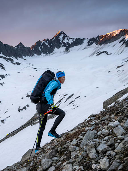 Laurie Genovese durante l'escursione al Red Bull X-Alps 2021 sul passo della Furka in Svizzera.