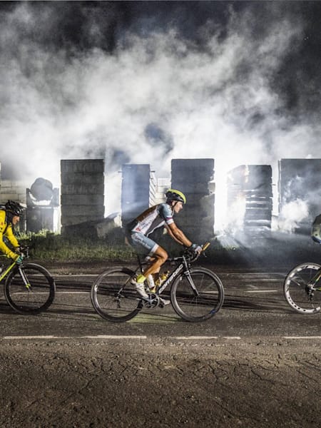 Competidores en la etapa 14, Khabarovsk-Vladivostok, durante la Red Bull Trans-Siberian Extreme 2017.