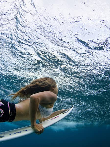 Probar el surf mejorará tu fuerza y coordinación