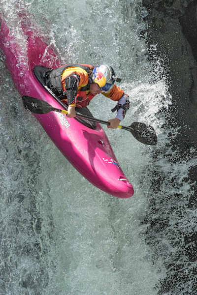 Dane Jackson en kayak cerca de Hilo, Hawái, EE.UU, el 10 de enero de 2017.