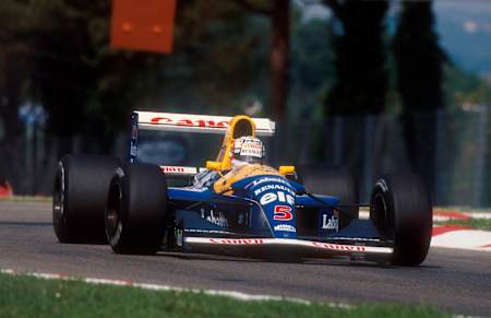 Nigel Mansell, cerca del triunfo en Imola, con el Williams FW14b, en 1992.