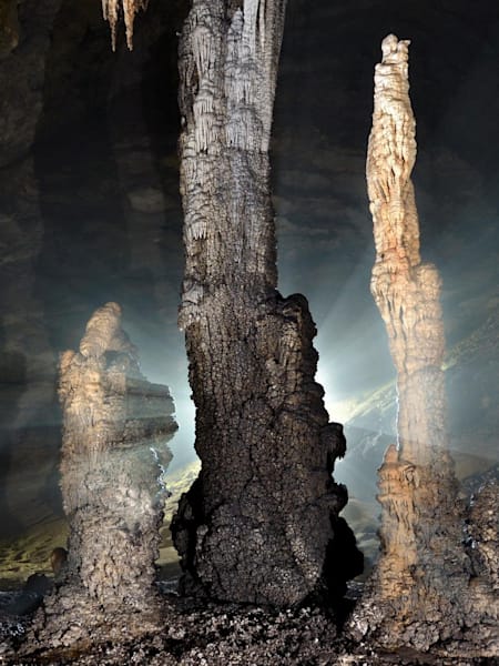Caving Expedition to explore the caves of the Tongzi mastersystem in northern Wulong County, Chongqing Province of China