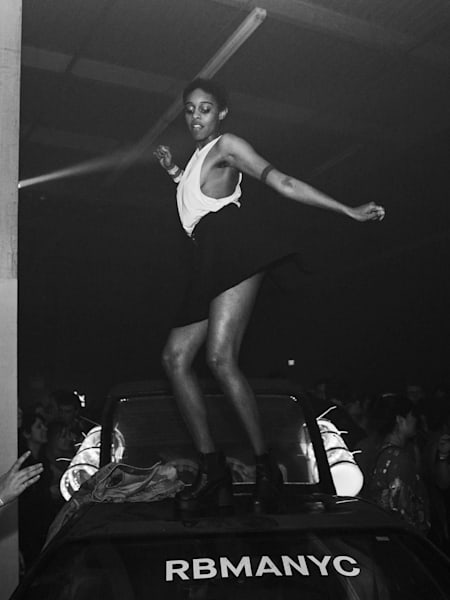 MC Carol levanta público durante o Red Bull Music Academy NYC