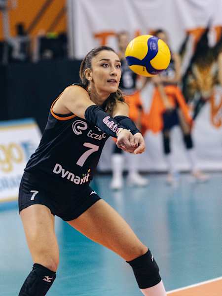 Hande Baladın