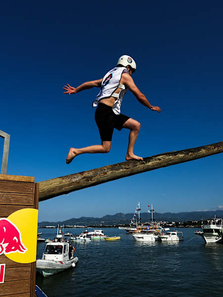 Red Bull Yağlı Dirək 