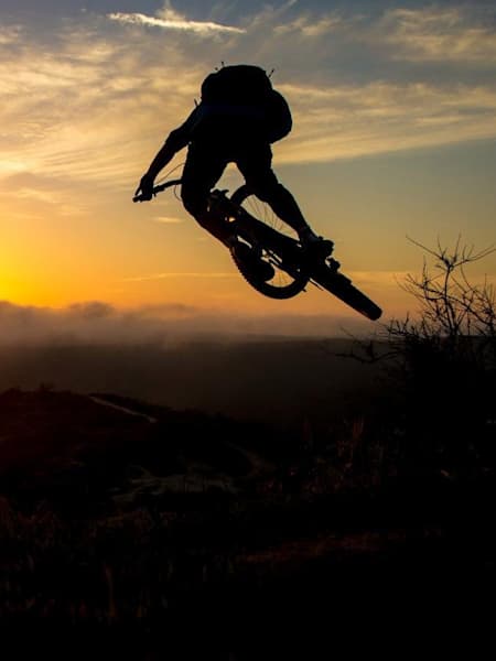 Mountain bike stunt rider sales