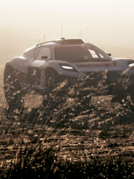 The Extreme E teams get to grips with the Odyssey 21 E-SUV for the first time at MotorLand Aragón, Spain.