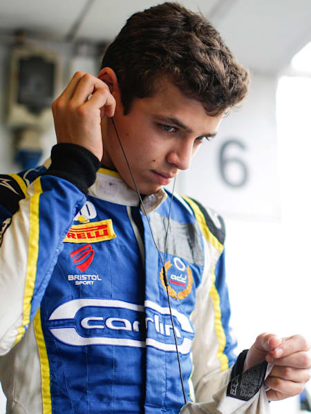 栄えあるMcLaren Autosport BRDC賞を受賞したランド